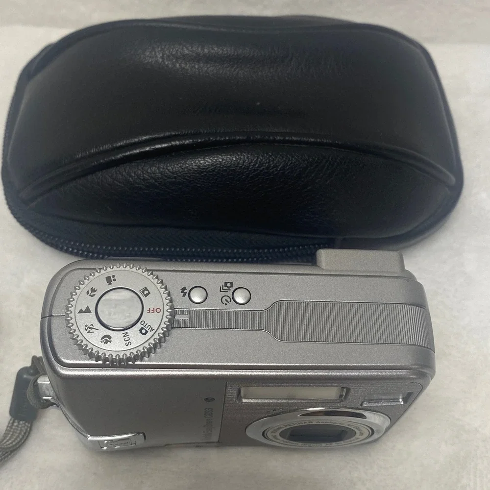 KODAK EASYSHARE DIGITAL‎ CAMERA CD33 SILVER ZOOM NON-WORKING